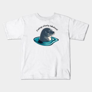 A fur seal looks out of the water. Kids T-Shirt